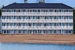 fairview beachfront inn and waterpark pet friendly hotels in mackinac county- mackinaw city dogs allowed hotels
